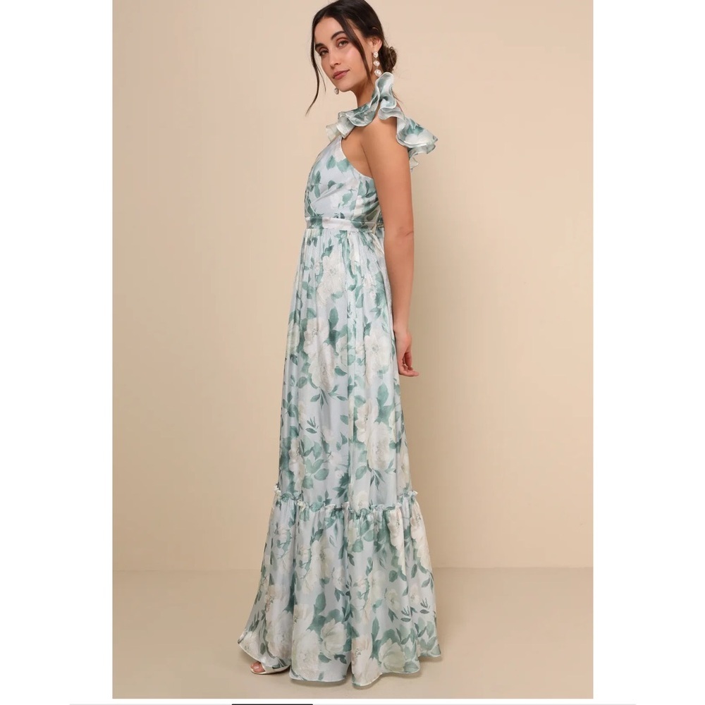 NWT Lulu’s Soiree Perfection Light Blue Floral Ruffled Tiered Maxi Dress Medium - Picture 4 of 13